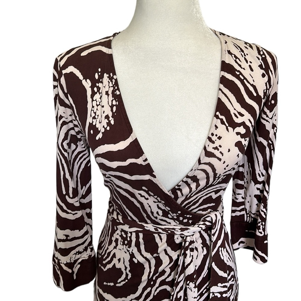 Diane Von Furstenberg vintage DVF brown & cream silk wraparound dress size 2 - Picture 2 of 6